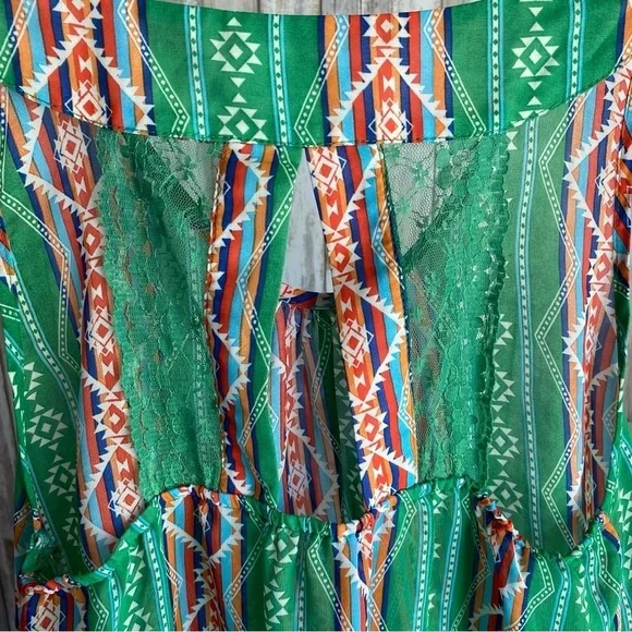Umgee Green Aztec Sleeveless Blouse - Picture 5 of 6